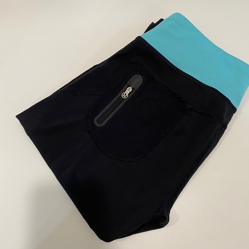 Lululemon cropped leggings size 6.